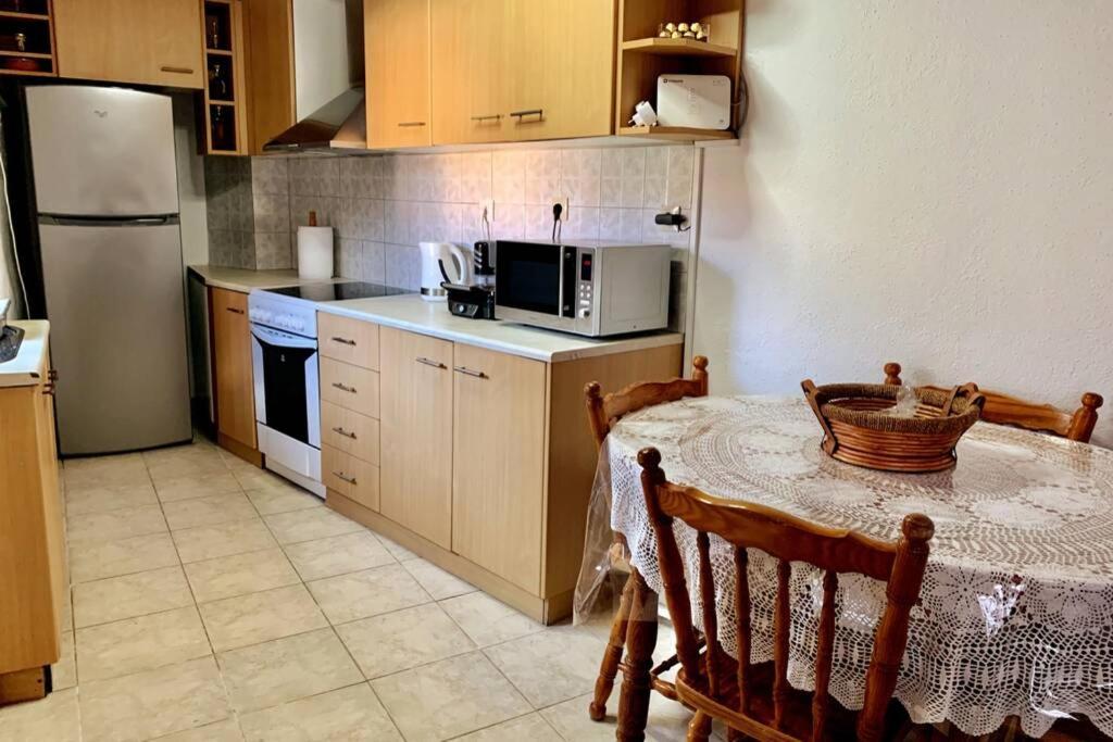 Lava House Apartment Mandraki  Bagian luar foto