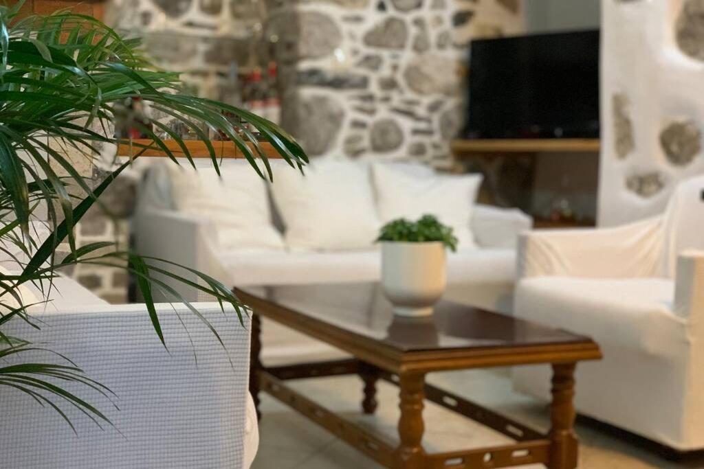 Lava House Apartment Mandraki  Bagian luar foto