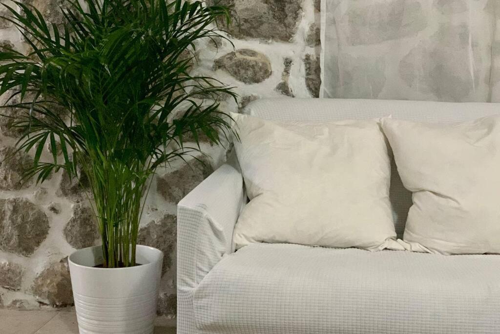 Lava House Apartment Mandraki  Bagian luar foto