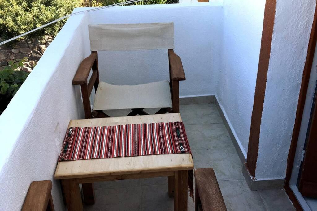 Lava House Apartment Mandraki  Bagian luar foto